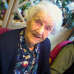 Anna sin 93-årsdag, April 2003