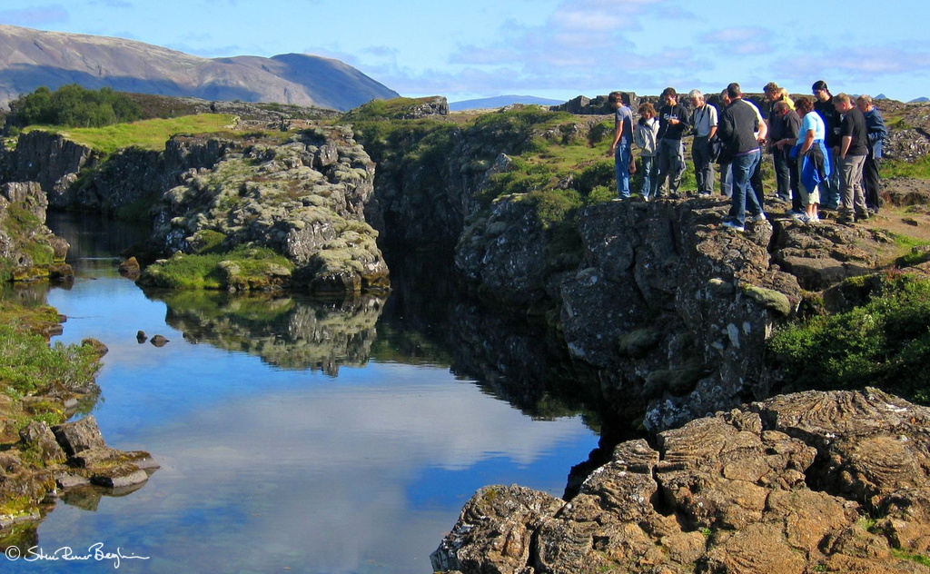 Avinet taking in the sights close to Þingvellir