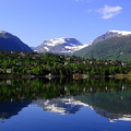 Gloppefjorden med Åsen og Fitjefjella i bakgrunnen
