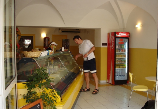 Øyvind shopping for ice cream in Calvi