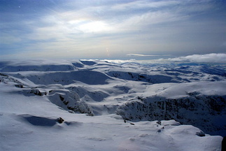 Utsikt mot Storskrefjellet og Blåfjellet