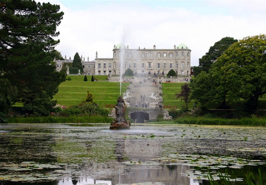 Fontena og hovudbygninga på Powerscourt