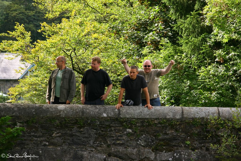 Line-up på brua ved Glendalough Hotel