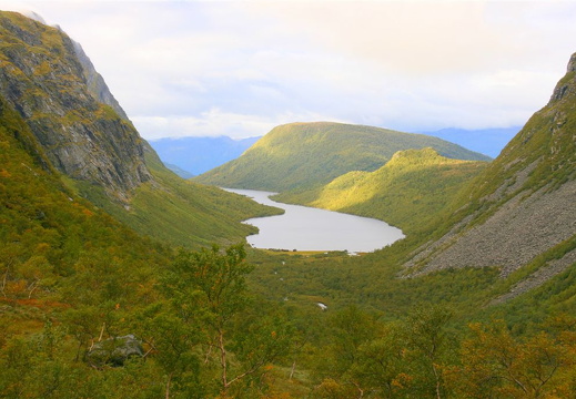 Langedalen i haustdrakt sett frå Stoa