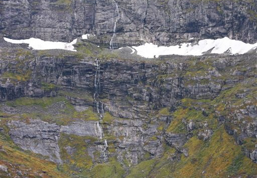 Elva frå breen på Blåfjellet