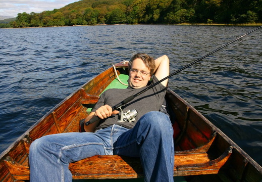 Håvard har innteke ein svært oppmerksom fiskepositur