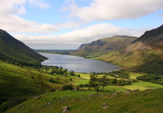 Utsyn over Wastwater, Irskesjøen på horisonten