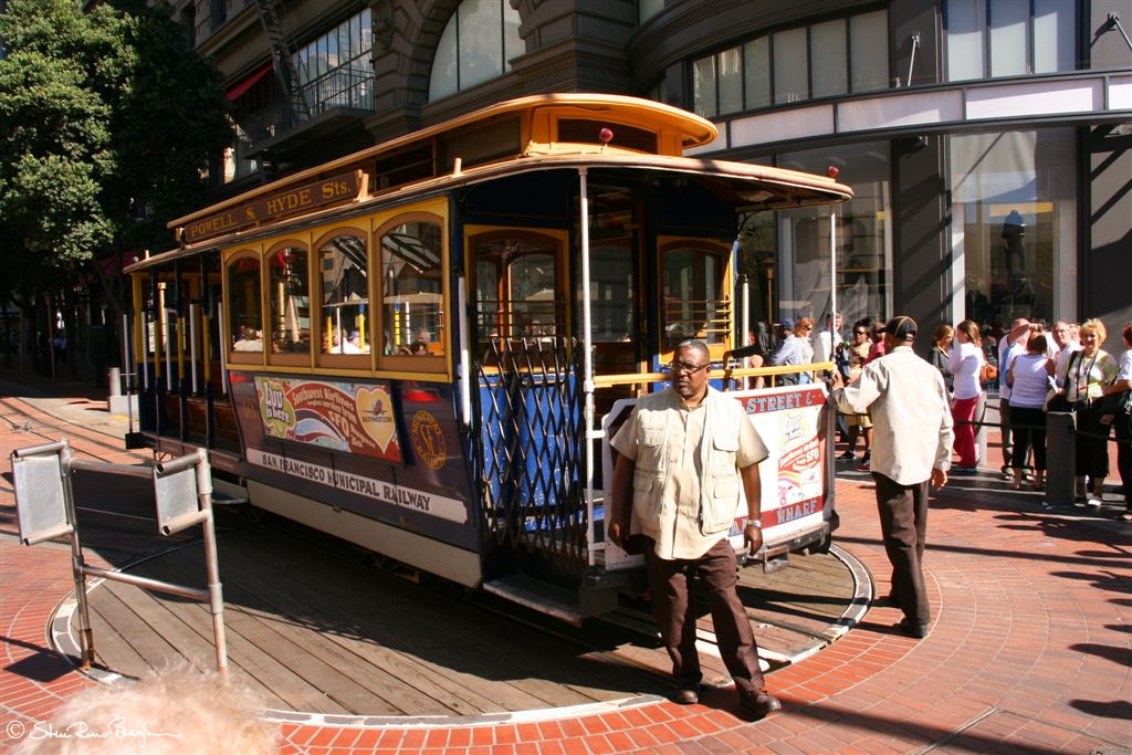 Cable car being turned around at Powell station