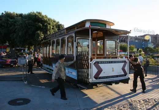 Cable car being turned around at Hyde Street station