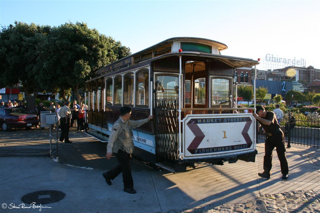 Cable car being turned around at Hyde Street station