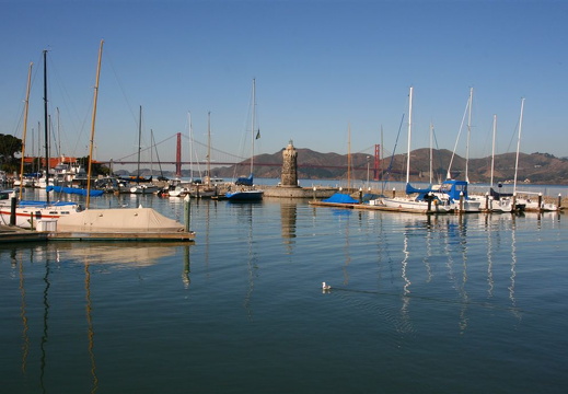 Small-boat harbour near Golden Gate bridge