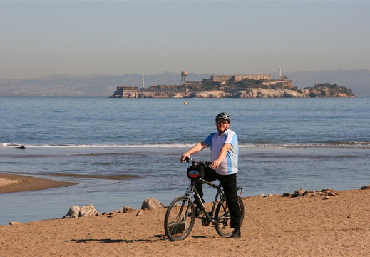 Idar on his bike in front of Alcatraz