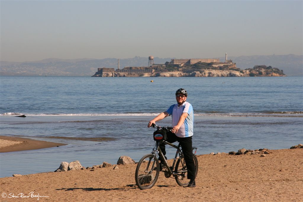 Idar on his bike in front of Alcatraz