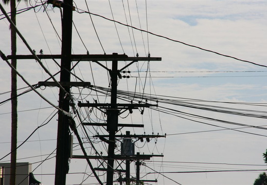 Hollywood isn't wireless just yet