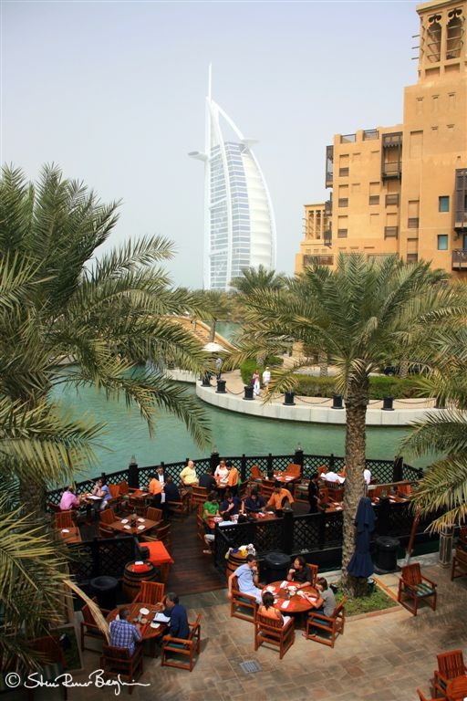 Dining on the Madinat Jumeirah water front