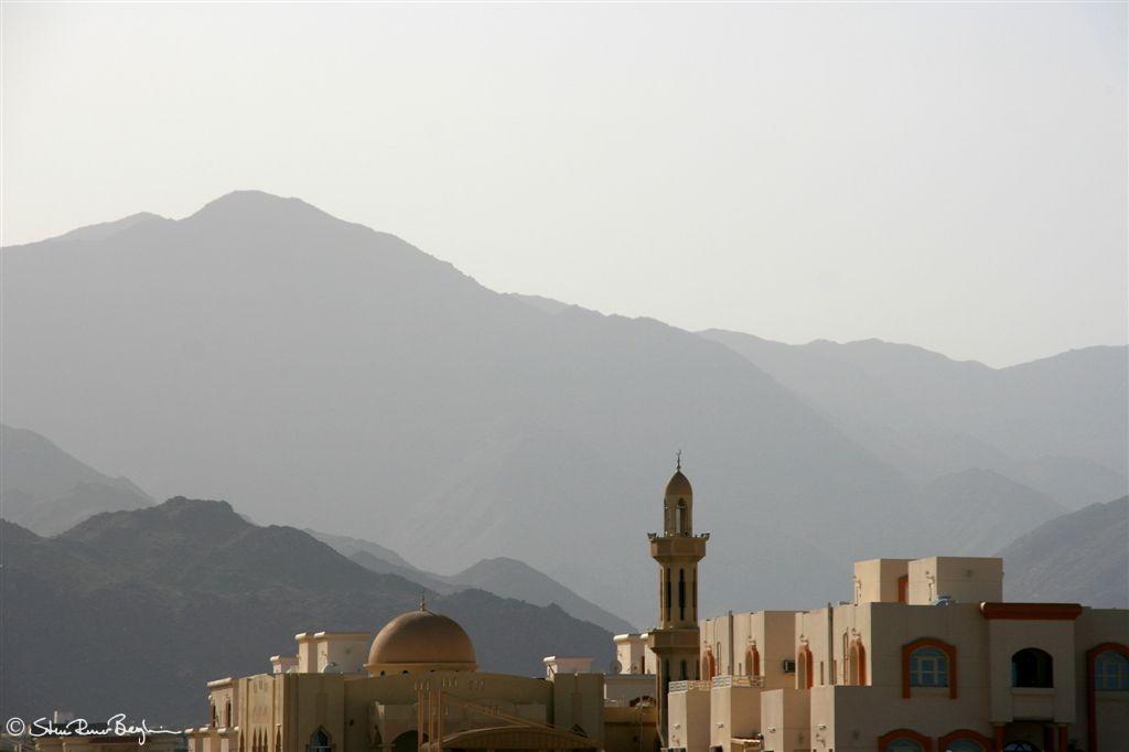 Mosque at foot of mountains in Fujairah