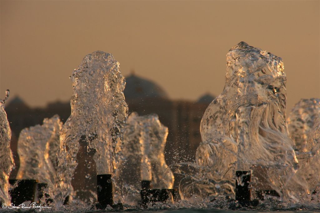 Detail of fountain in front of Emirates Palace