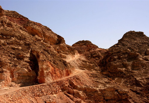 Dubious looking road to the real top of Jebel Hafeet