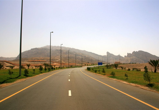 The road towards Jebel Hafeet