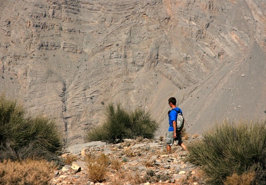 CJ walking towards the edge of Wadi Galilah