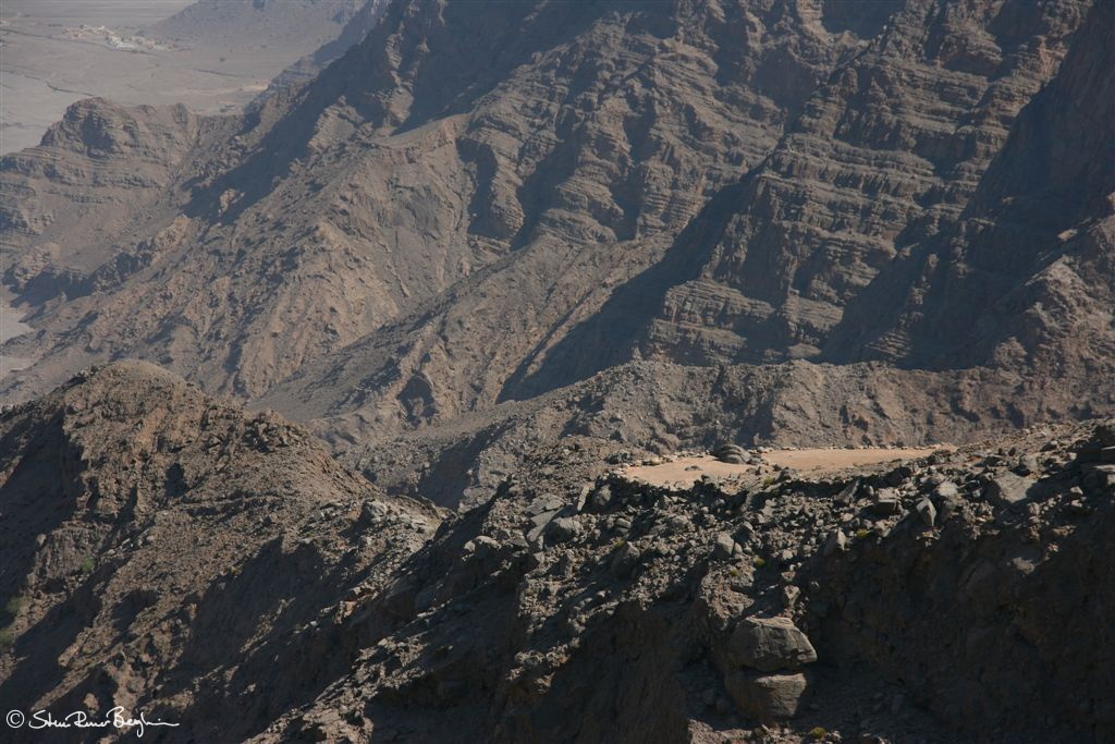 A fortress on a mountain side on the way from Ras al Khaimah to Khasab