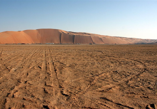 Tal Moreeb dune racing field