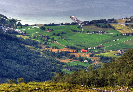 Fitje sett frå Nausa