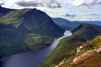 Langedalsvatnet sett frå Fitjeheia