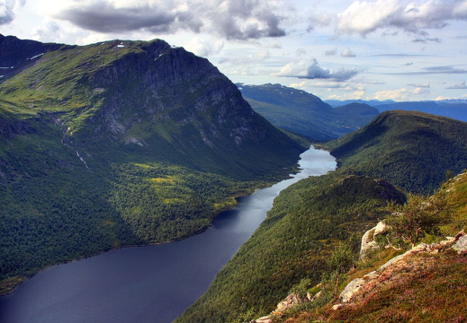 Langedalsvatnet sett frå Fitjeheia