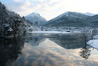 Storelva i vinterdrakt