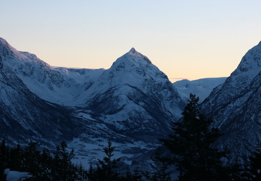 Mount Eggenipa as seen from the road to Utvikfjellet