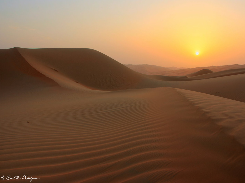 Sunrise in the Liwa desert