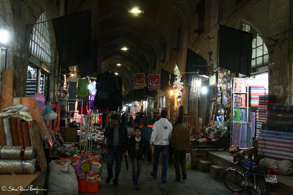 Bazaarscape from Vakil Bazaar