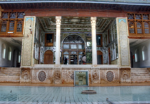 Main building at Naranjesten-e Ghavam