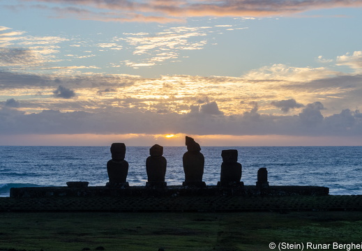 Ahu Tahai at sunset