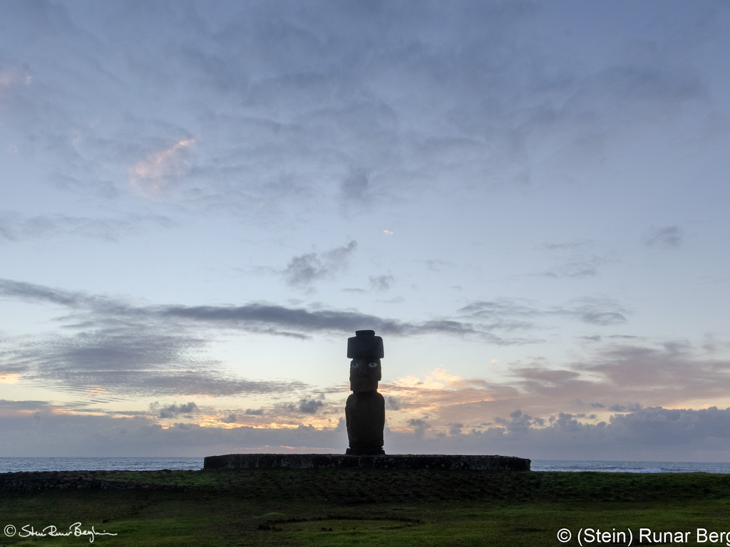 Ahu Ko Te Riku at sunset
