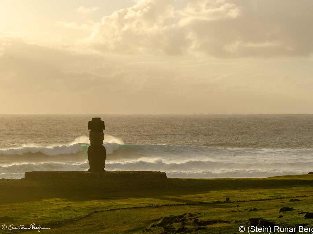 Ahu Ko Te Riku at sunset