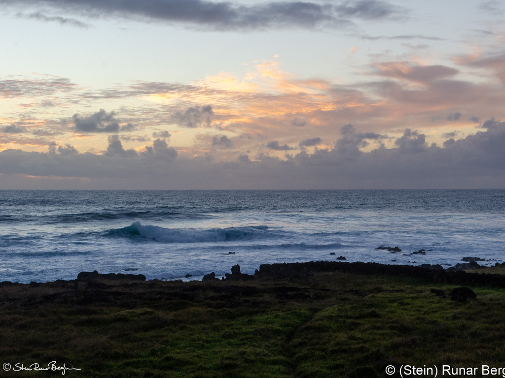 The sea near Tahai after sunset