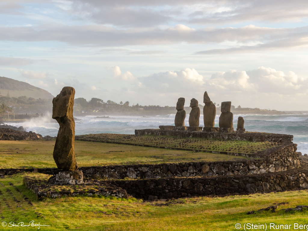 Ahu Tahai and Ahu Ko Te Riku at sunset